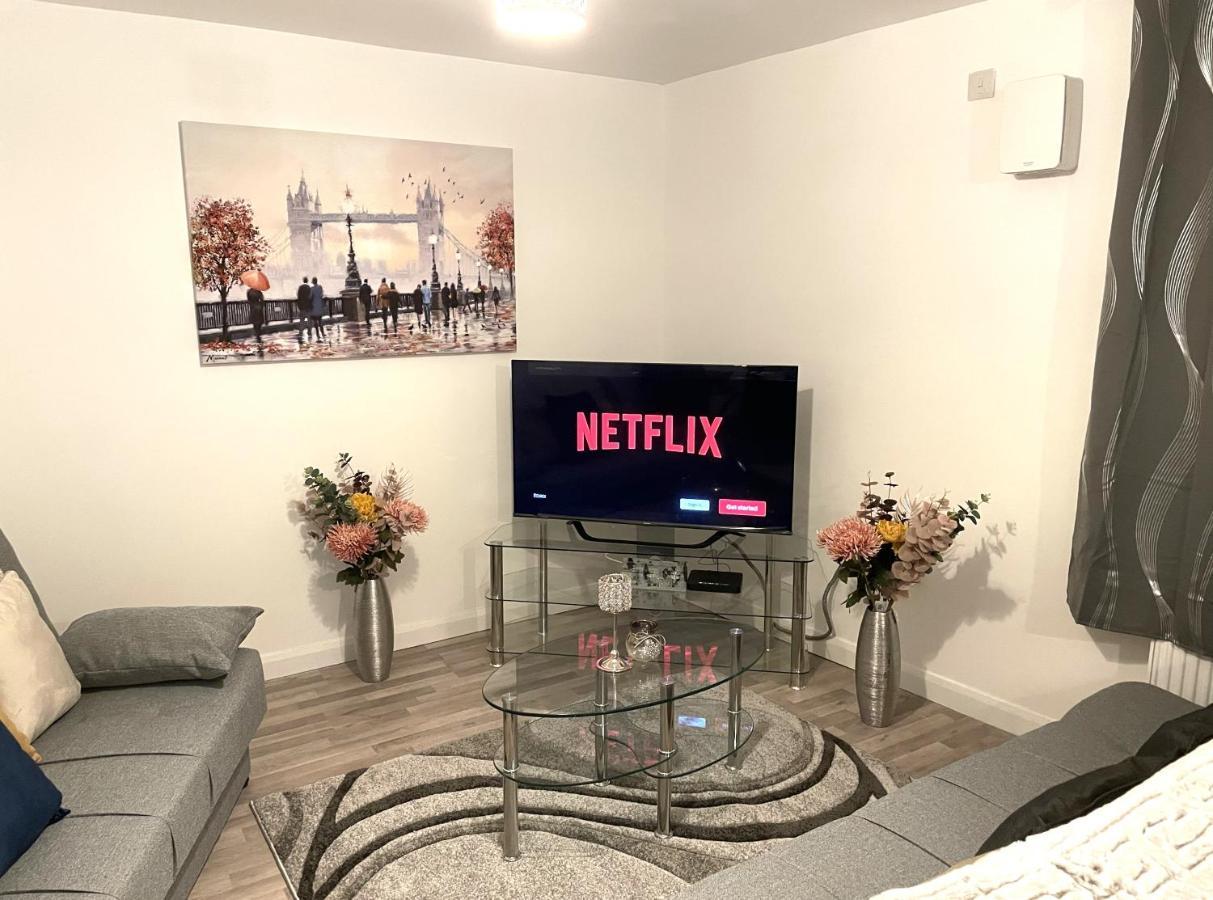 Supreme - 1 Bedroom Apart Sleeps 4 Short/Long Stay Gillingham  Eksteriør billede