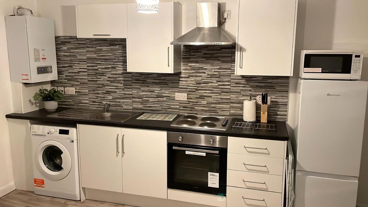 Supreme - 1 Bedroom Apart Sleeps 4 Short/Long Stay Gillingham  Eksteriør billede