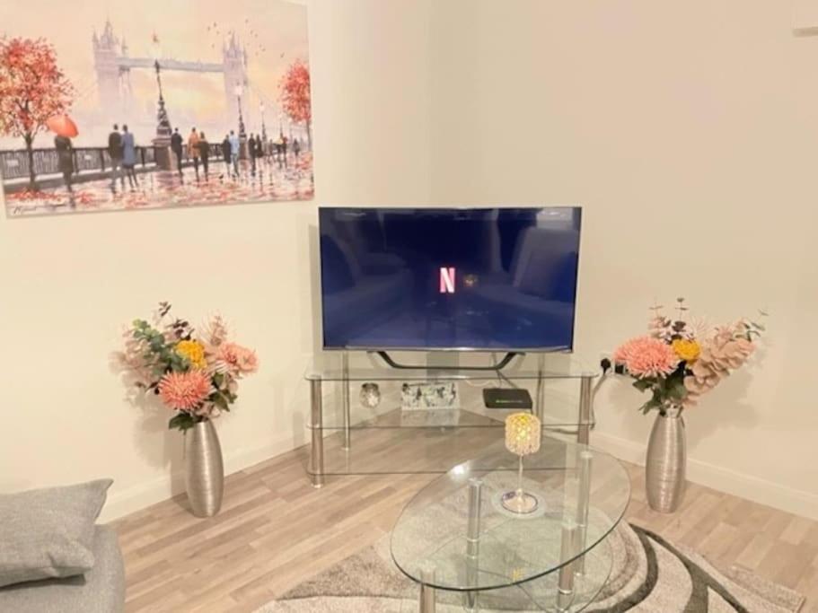 Supreme - 1 Bedroom Apart Sleeps 4 Short/Long Stay Gillingham  Eksteriør billede
