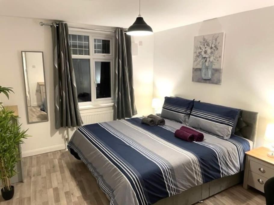 Supreme - 1 Bedroom Apart Sleeps 4 Short/Long Stay Gillingham  Eksteriør billede