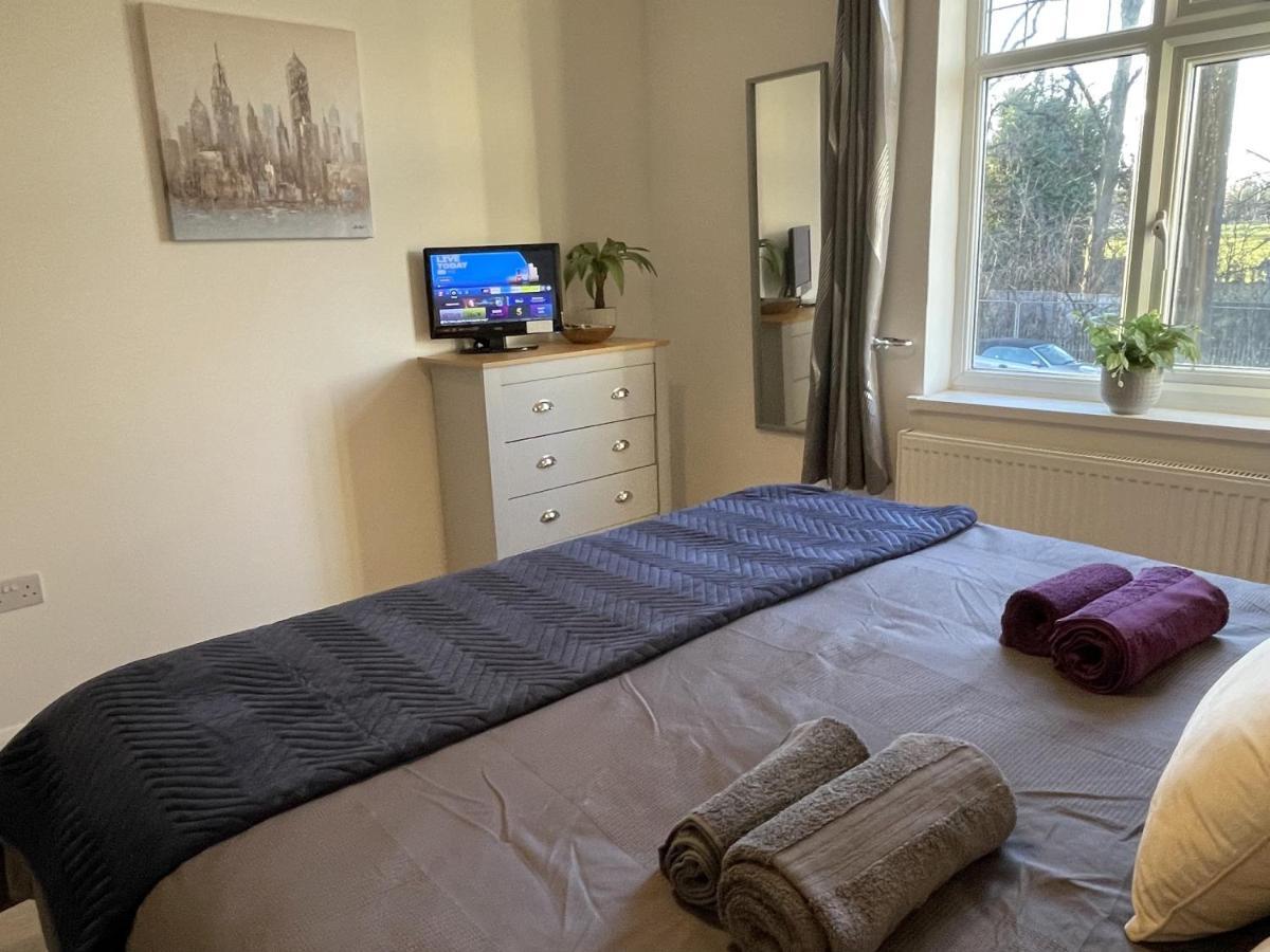 Supreme - 1 Bedroom Apart Sleeps 4 Short/Long Stay Gillingham  Eksteriør billede