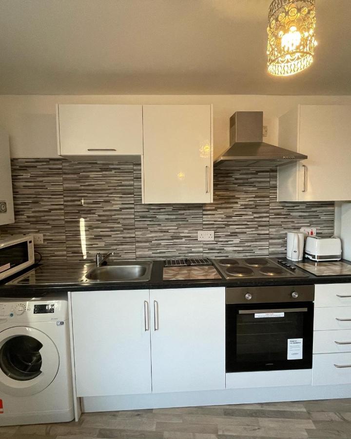 Supreme - 1 Bedroom Apart Sleeps 4 Short/Long Stay Gillingham  Eksteriør billede