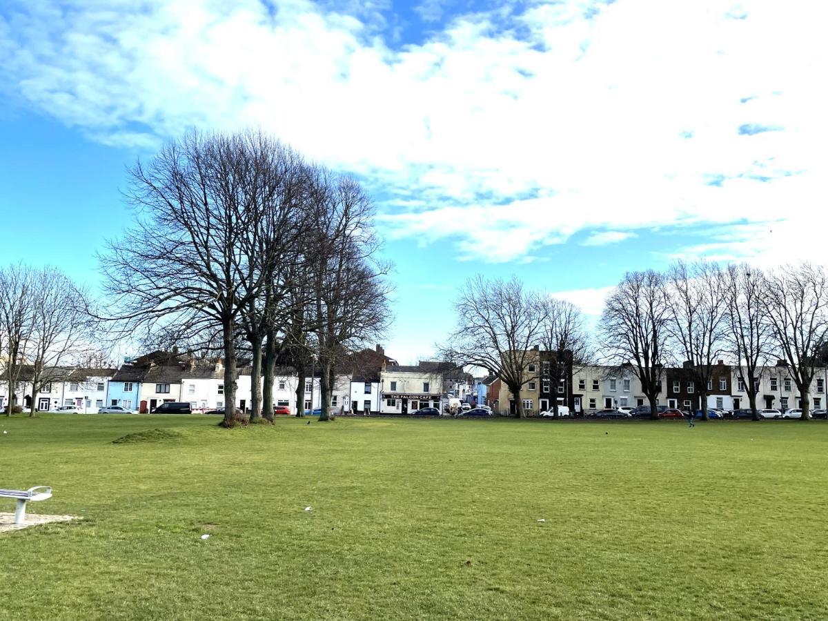 Supreme - 1 Bedroom Apart Sleeps 4 Short/Long Stay Gillingham  Eksteriør billede