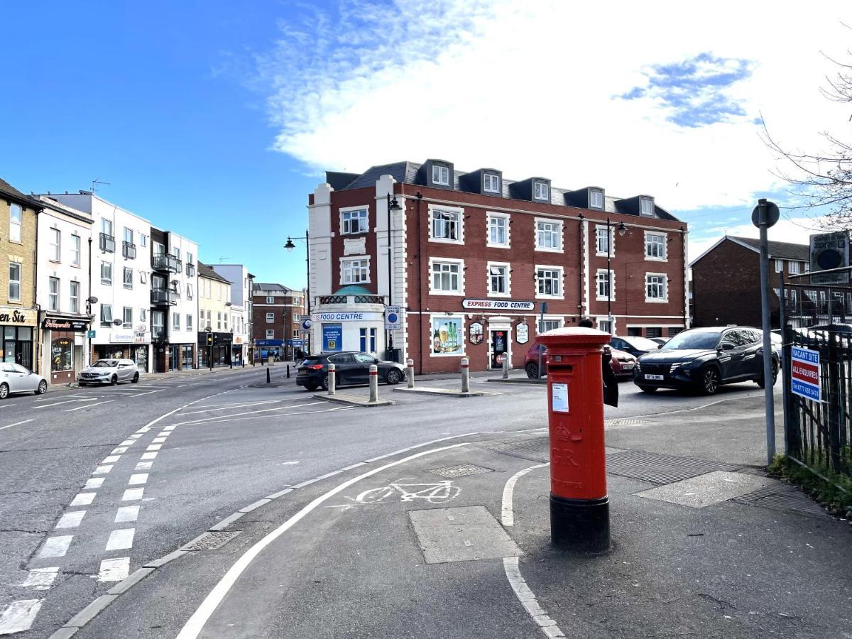 Supreme - 1 Bedroom Apart Sleeps 4 Short/Long Stay Gillingham  Eksteriør billede